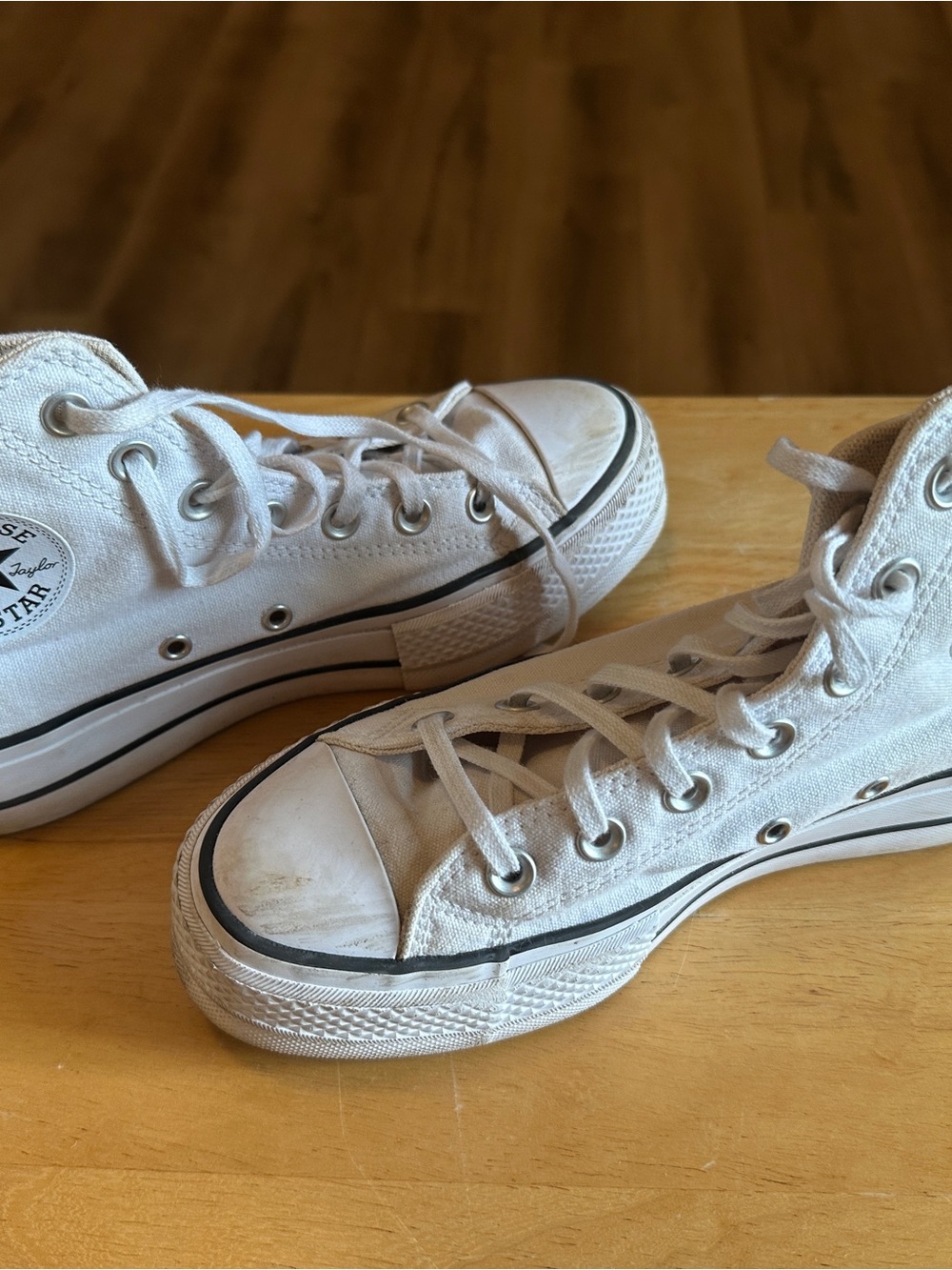 Converse White High-Top Platform Chuck Taylor - Picture 3 of 3